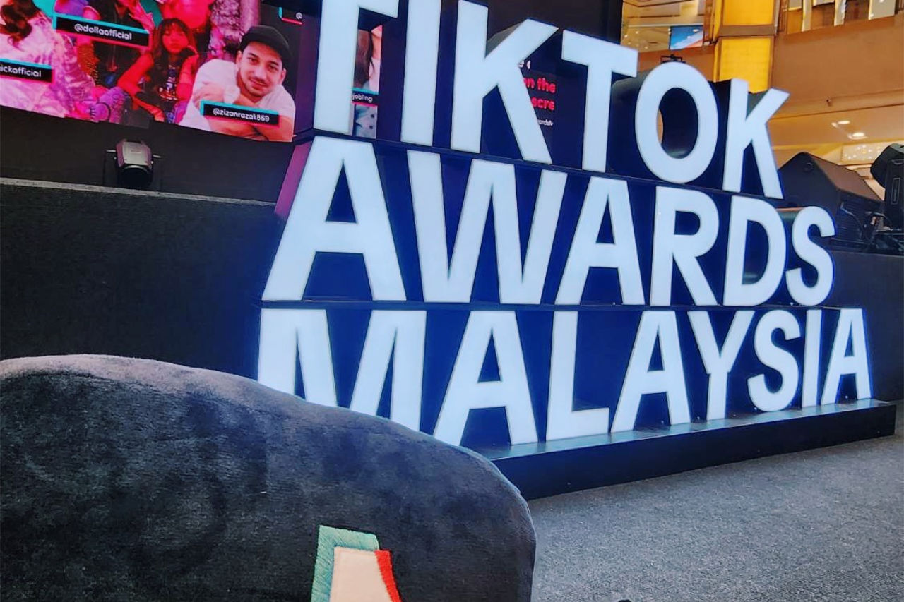 Khairul Aming diangkat sebagai pemenang Anugerah TikTok 2023 Kosmopolitan